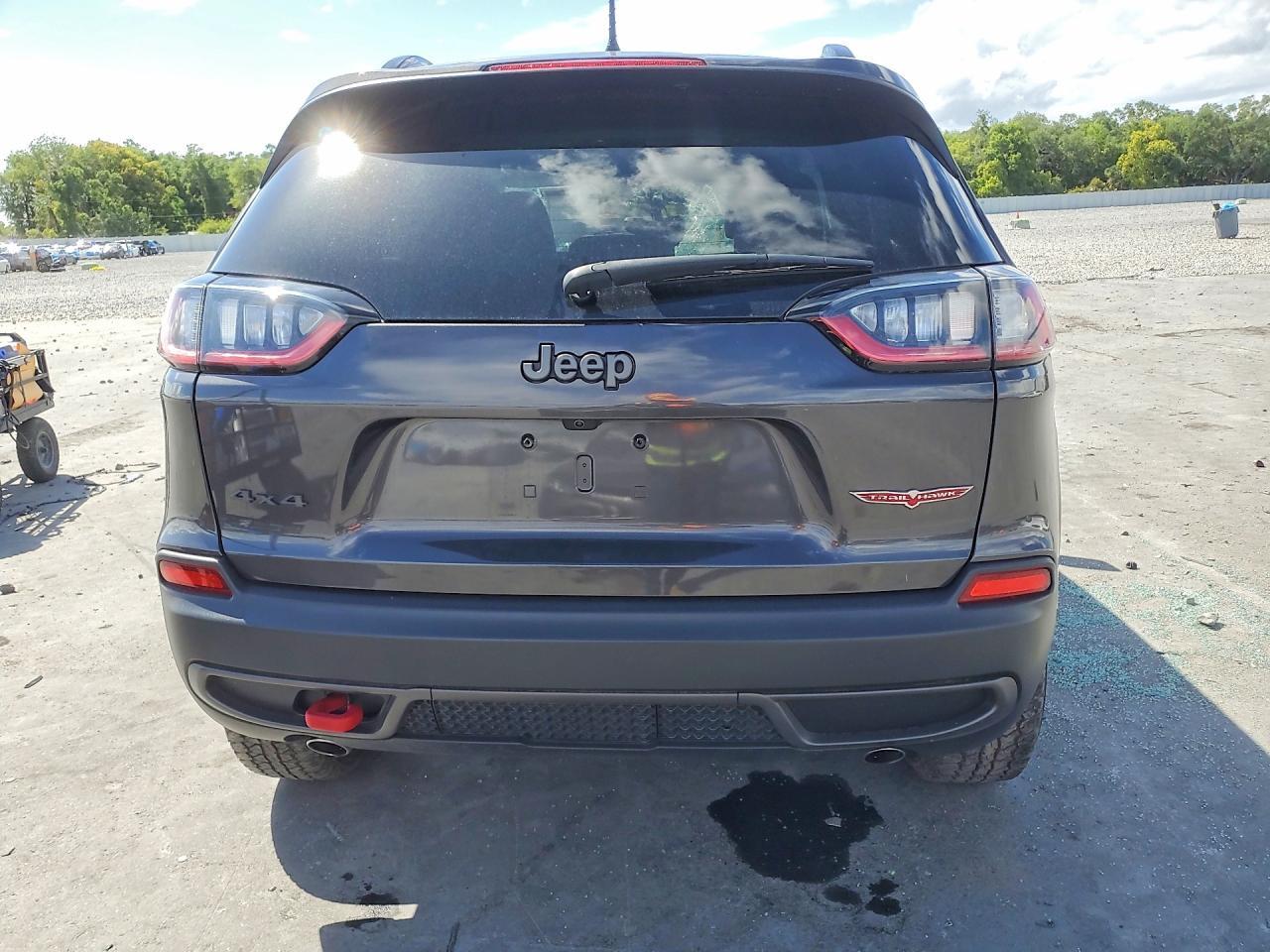 2022 Jeep Cherokee Trailhawk - zdjęcie 6