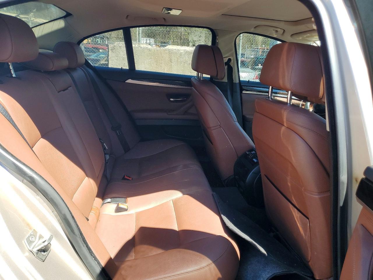 2016 BMW 528 Xi - zdjęcie 10