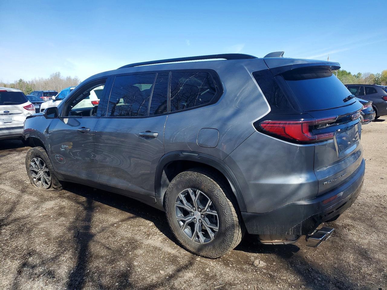 2025 GMC Acadia All Terrain - zdjęcie 2