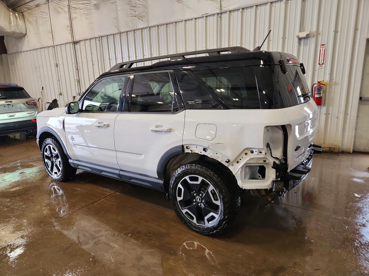 2023 Ford Bronco Sport Outer Banks - zdjęcie 2