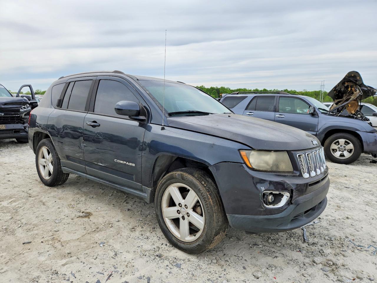 2014 Jeep Compass Latitude - zdjęcie 4