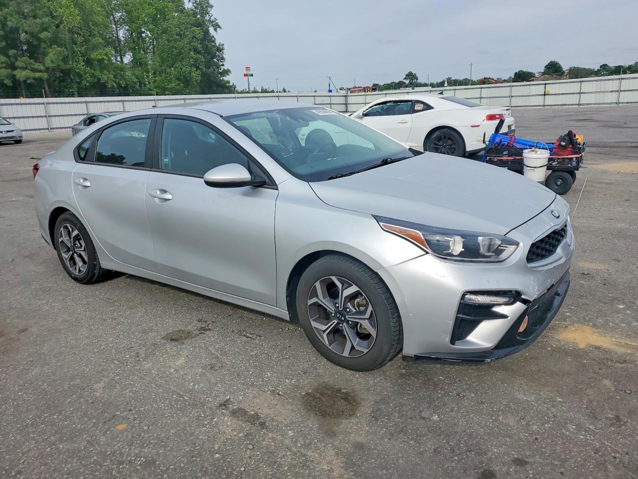 2021 Kia Forte Lxs - zdjęcie 4