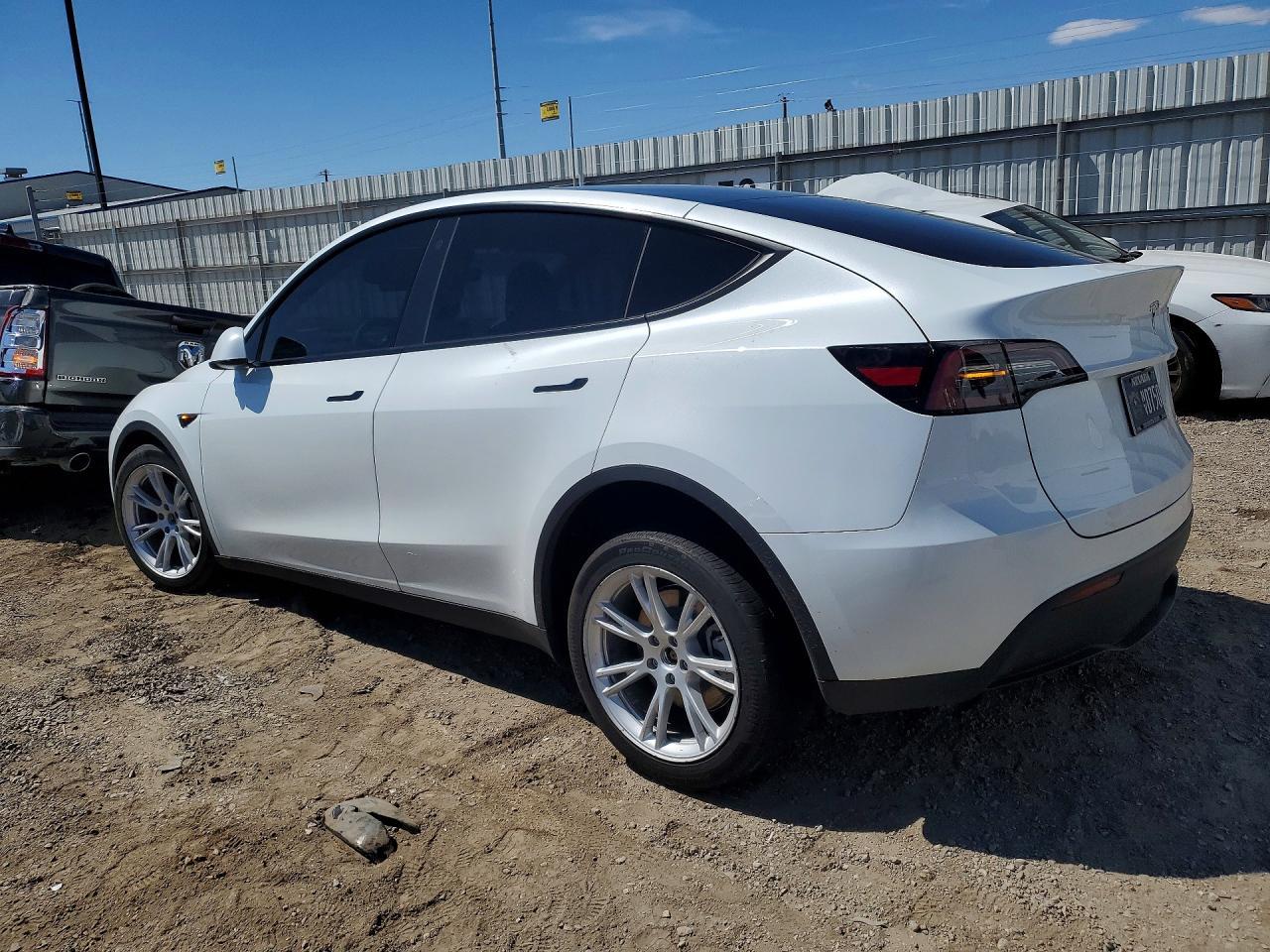 2023 Tesla Model Y - zdjęcie 2