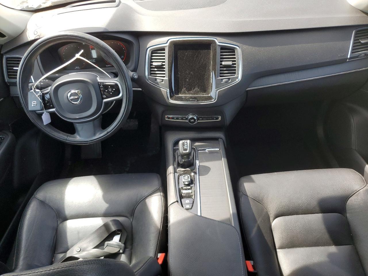 2020 Volvo Xc90 T6 Momentum - zdjęcie 8