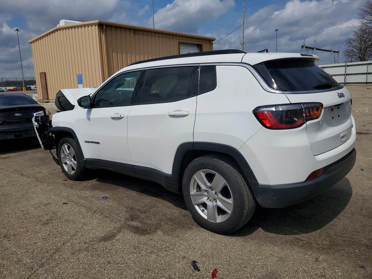 2022 Jeep Compass Latitude - zdjęcie 2