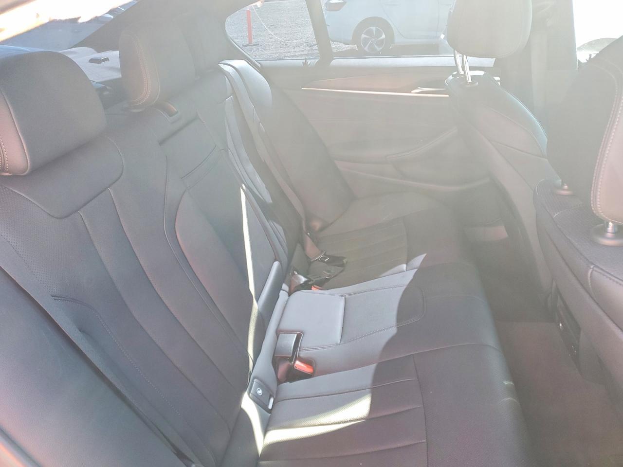 2021 BMW 530 I - zdjęcie 10