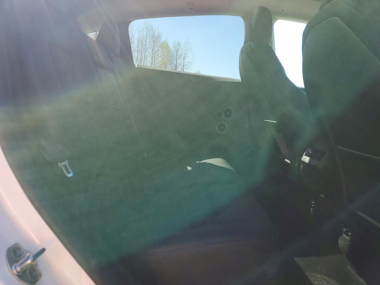 2024 Tesla Model Y - zdjęcie 11