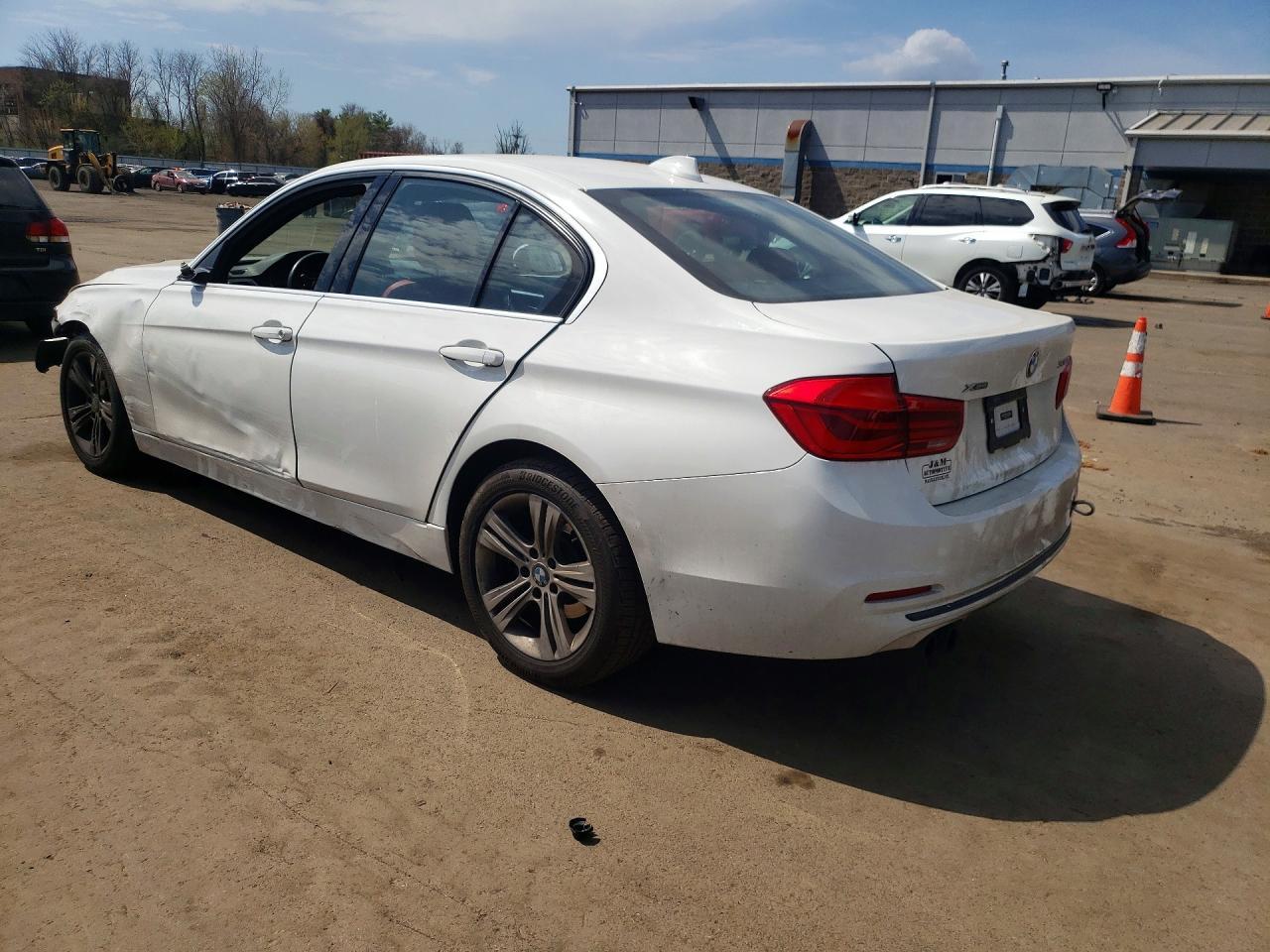 2018 BMW Seria 3 330i - zdjęcie 2