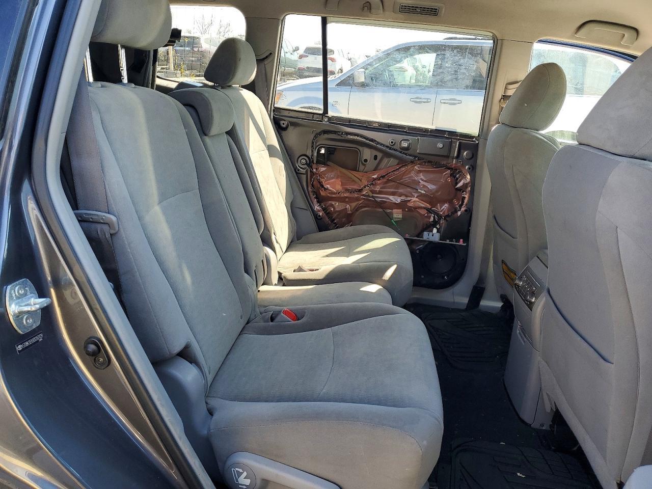 2013 Toyota Highlander Plus - zdjęcie 10