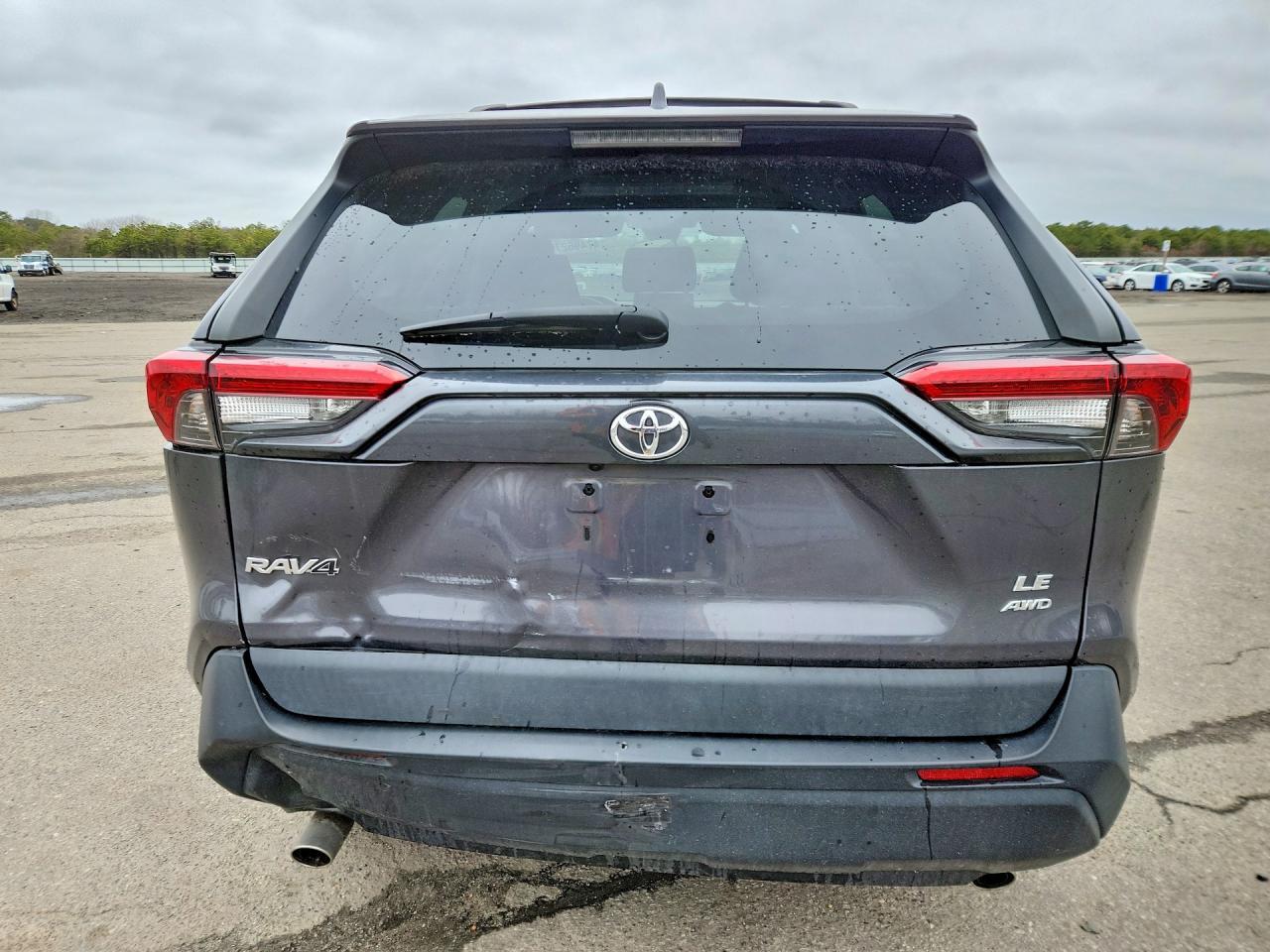 2021 Toyota Rav4 Le - zdjęcie 6