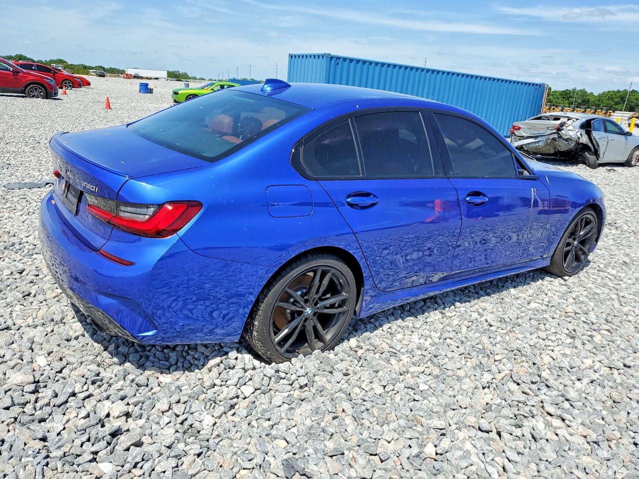 2022 BMW 330Xi - zdjęcie 3
