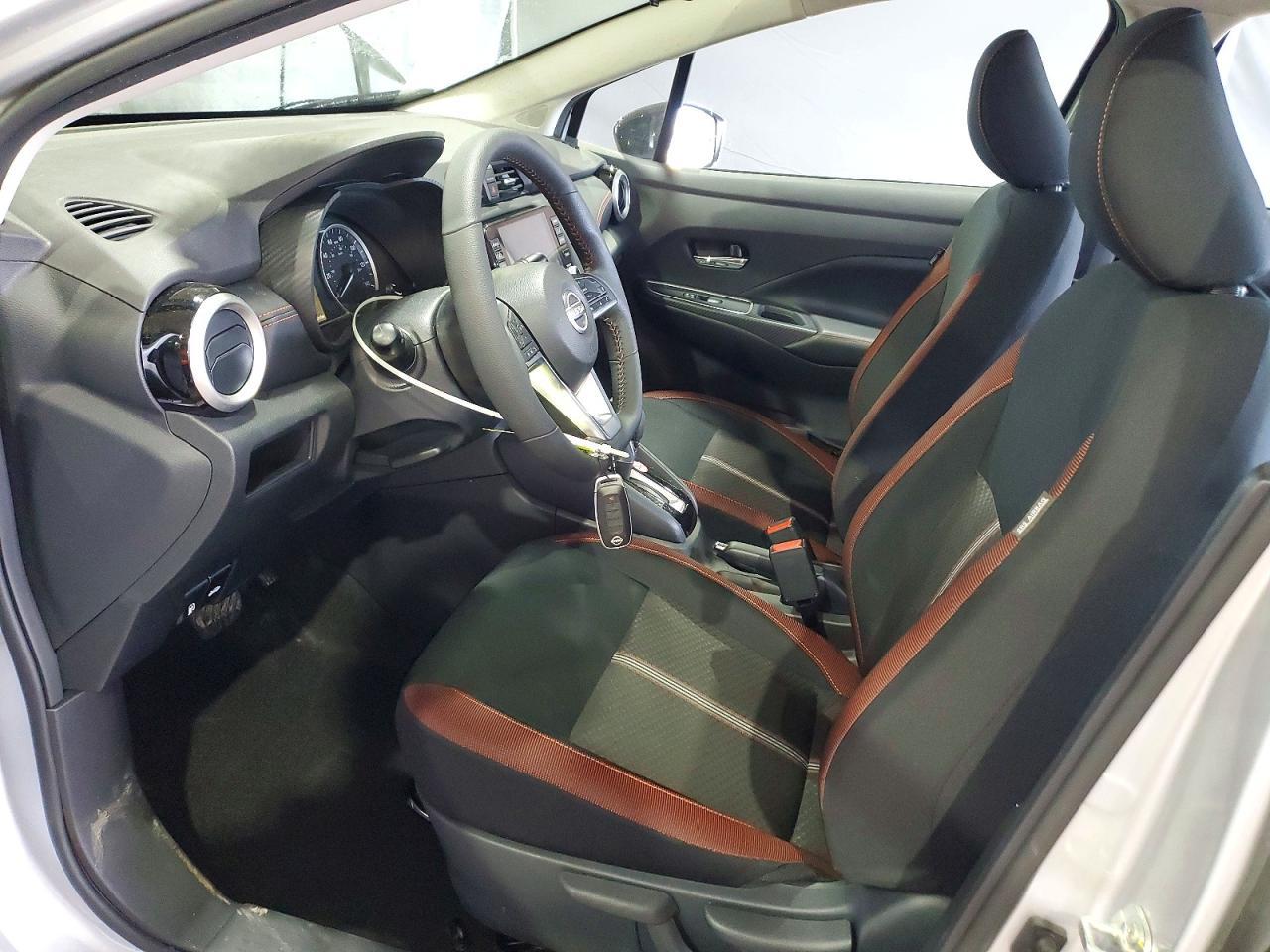 2025 Nissan Versa Sr - zdjęcie 7