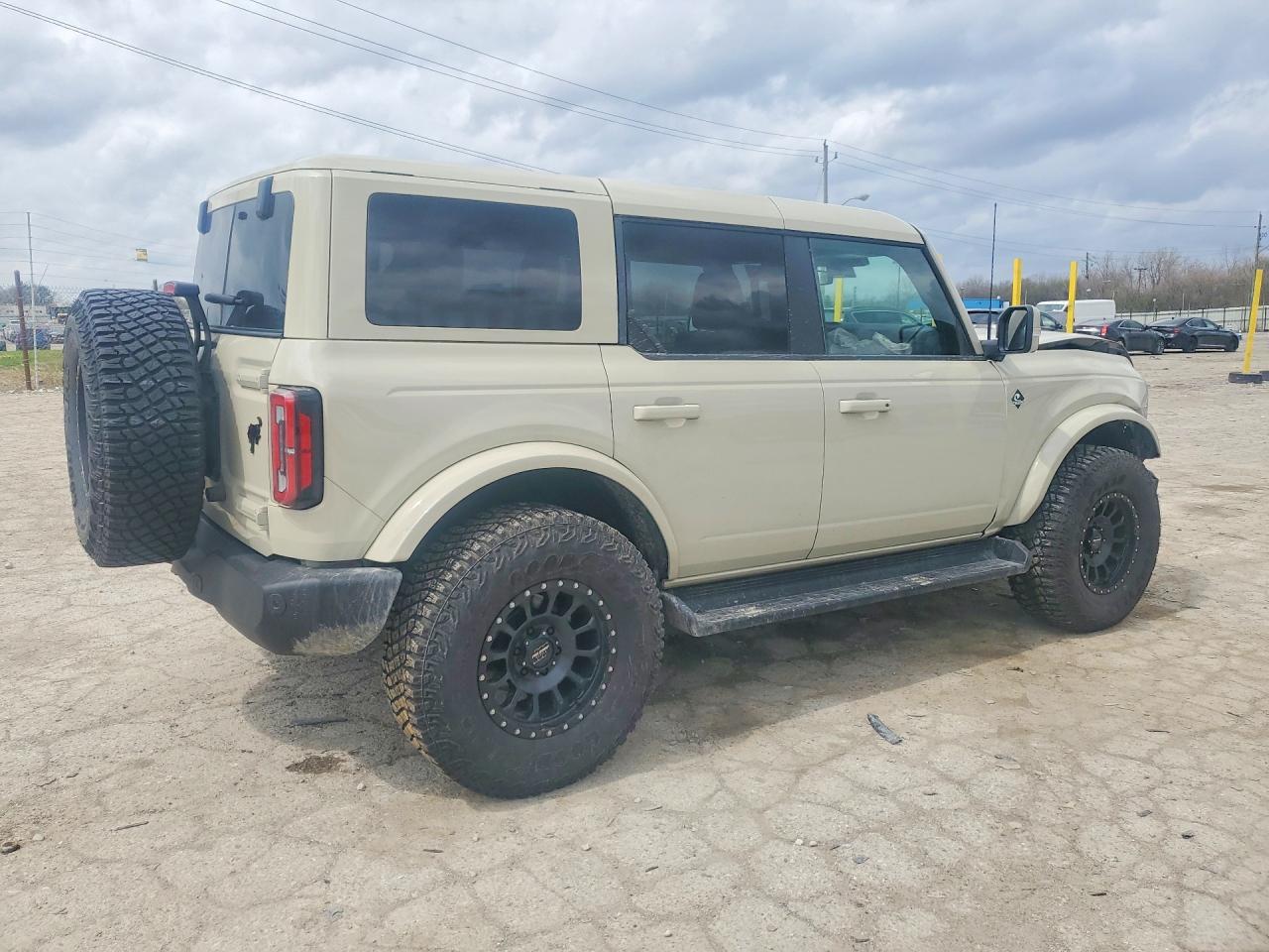 2025 Ford Bronco Outer Banks - zdjęcie 3