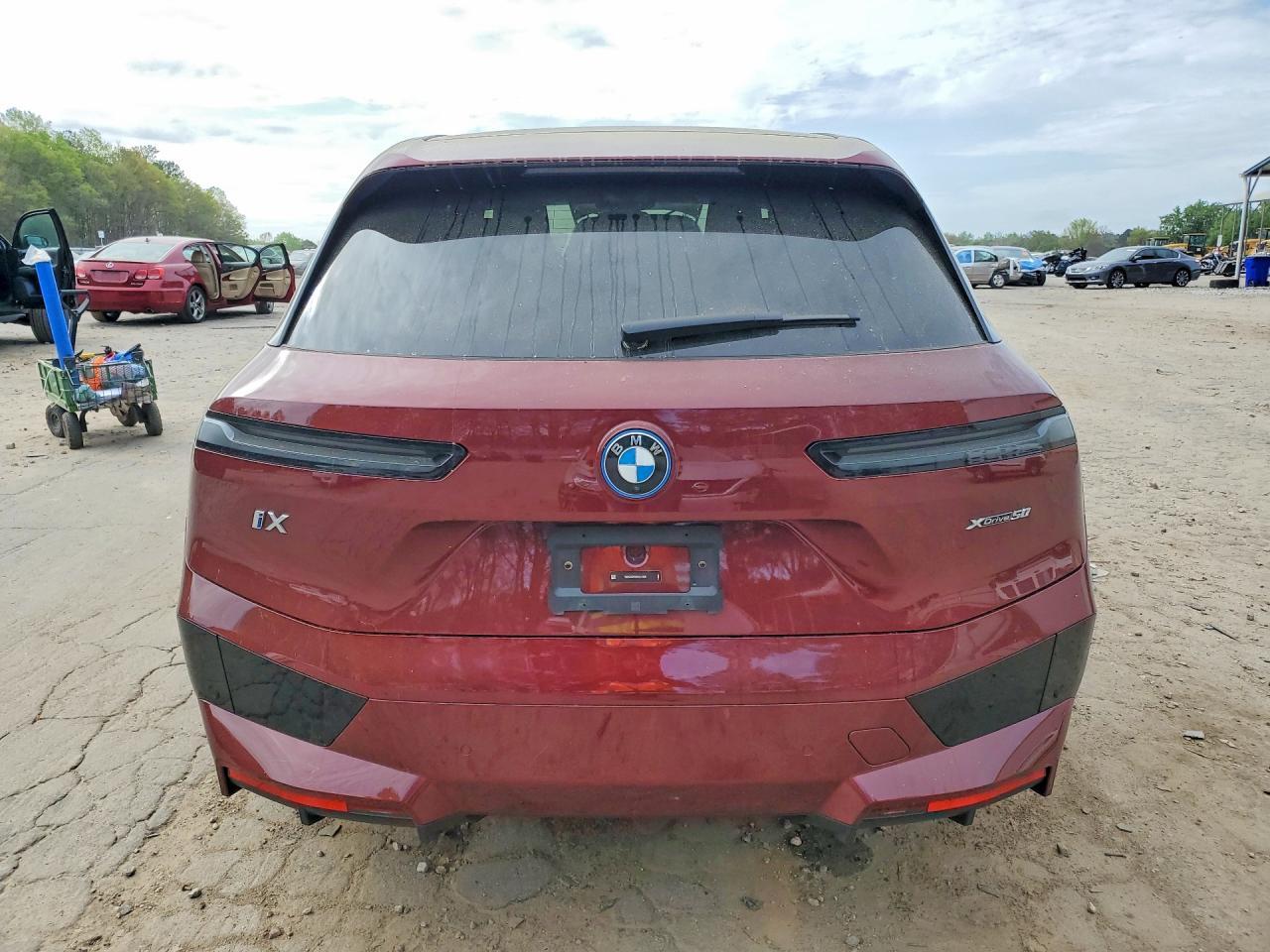 2025 BMW Ix xDrive50 - zdjęcie 6