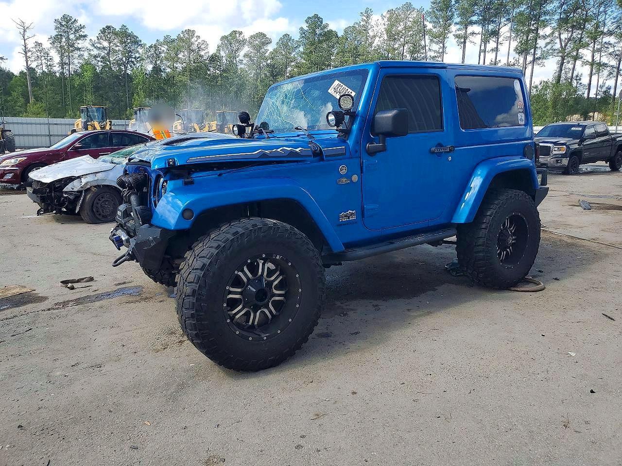 2014 Jeep Wrangler Sahara - zdjęcie główne