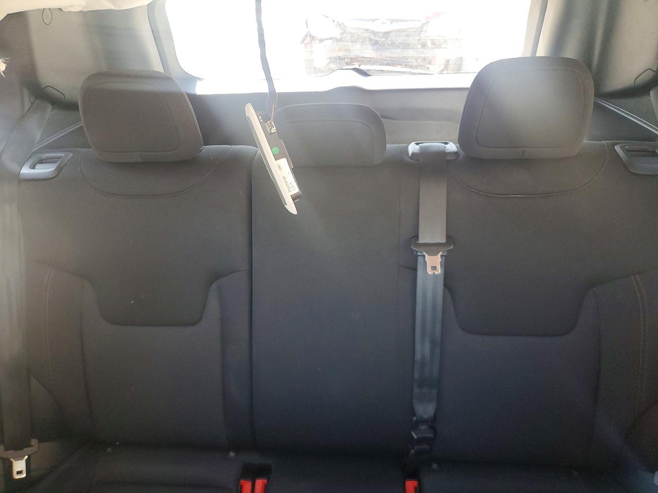 2015 Jeep Renegade Trailhawk - zdjęcie 10