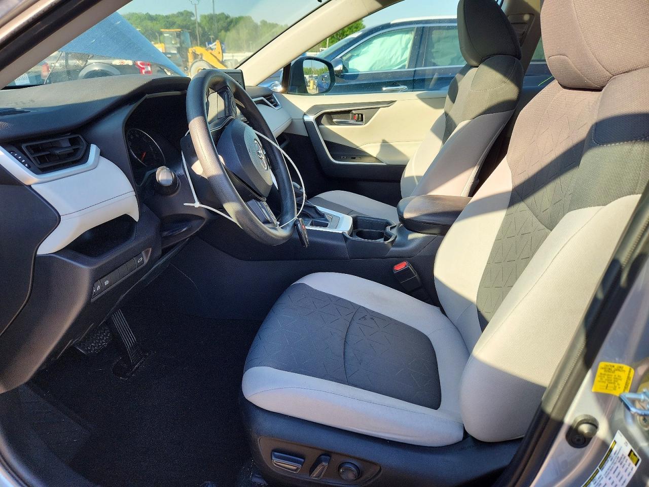 2020 Toyota Rav4 Xle - zdjęcie 7