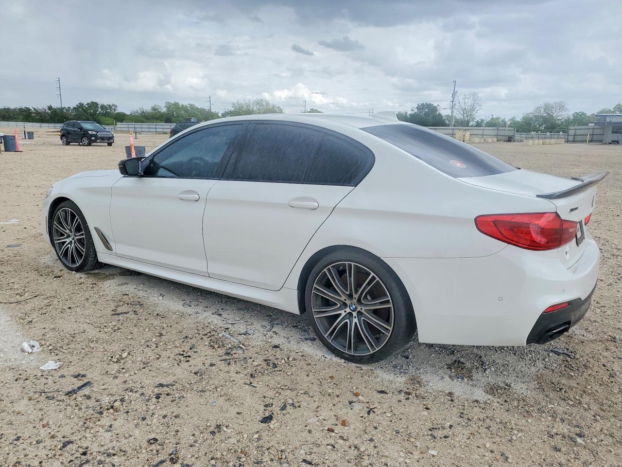 2020 BMW M550Xi - zdjęcie 2
