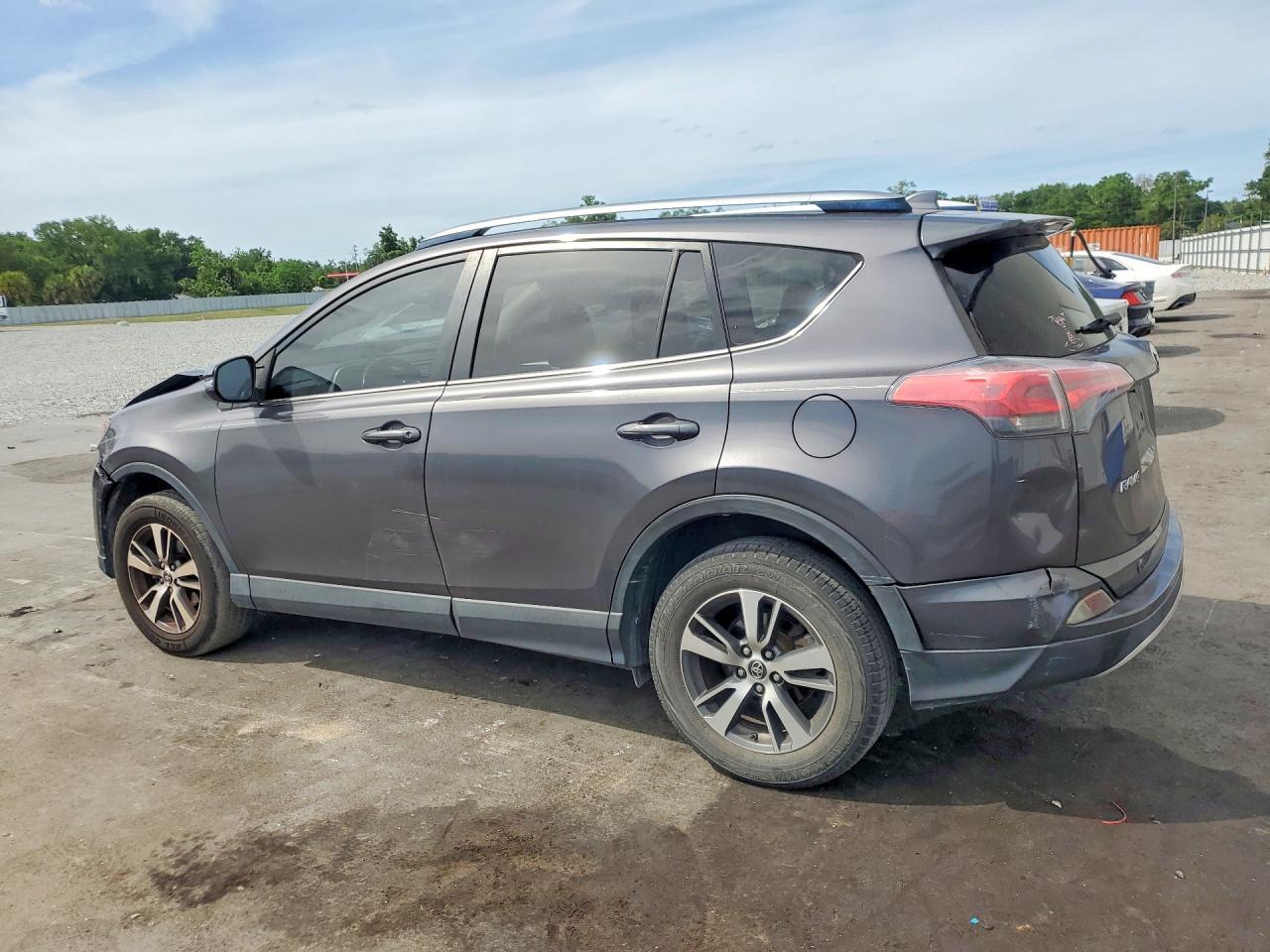 2018 Toyota Rav4 Xle - zdjęcie 2