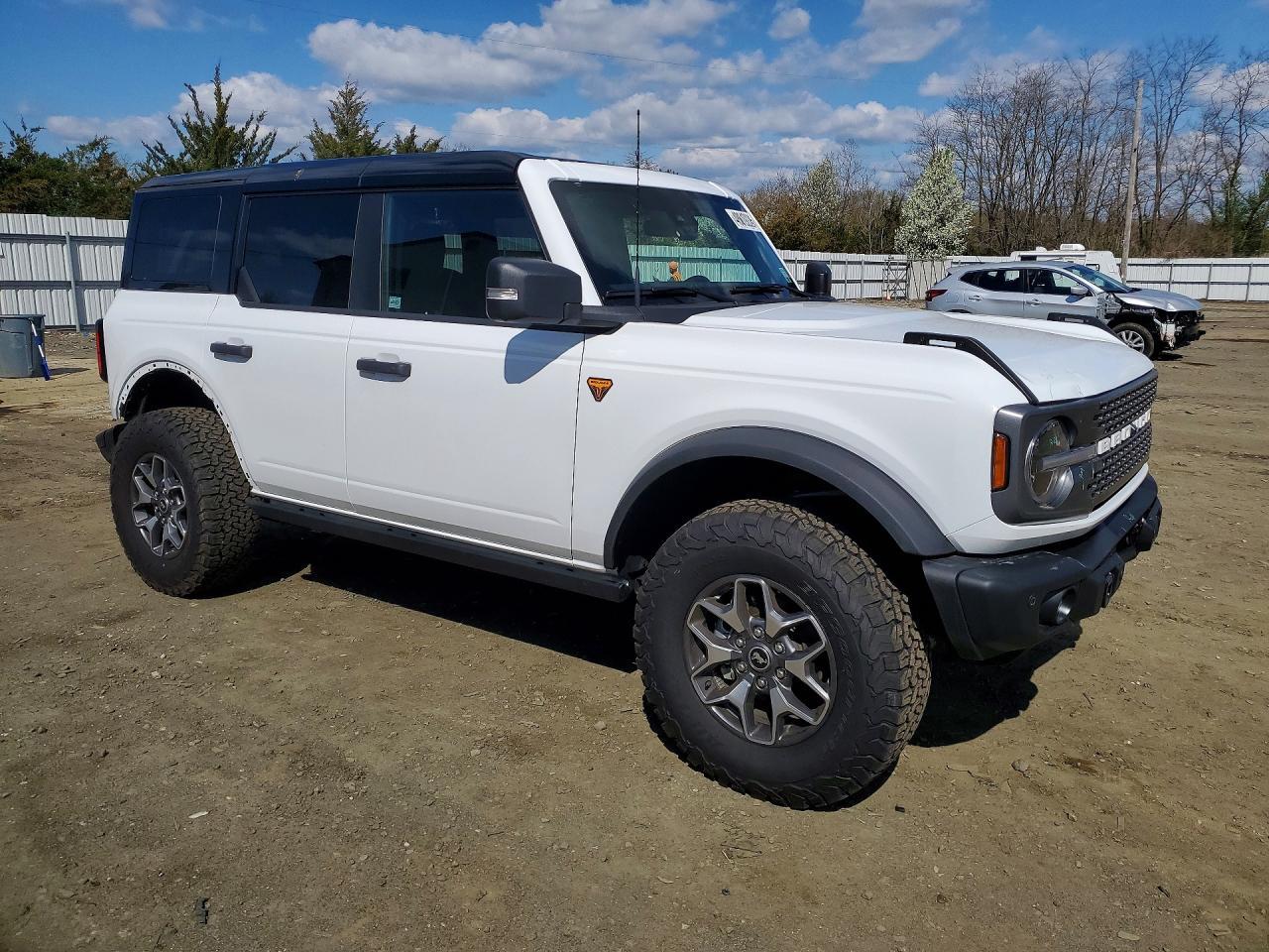 2025 Ford Bronco Badlands - zdjęcie 4