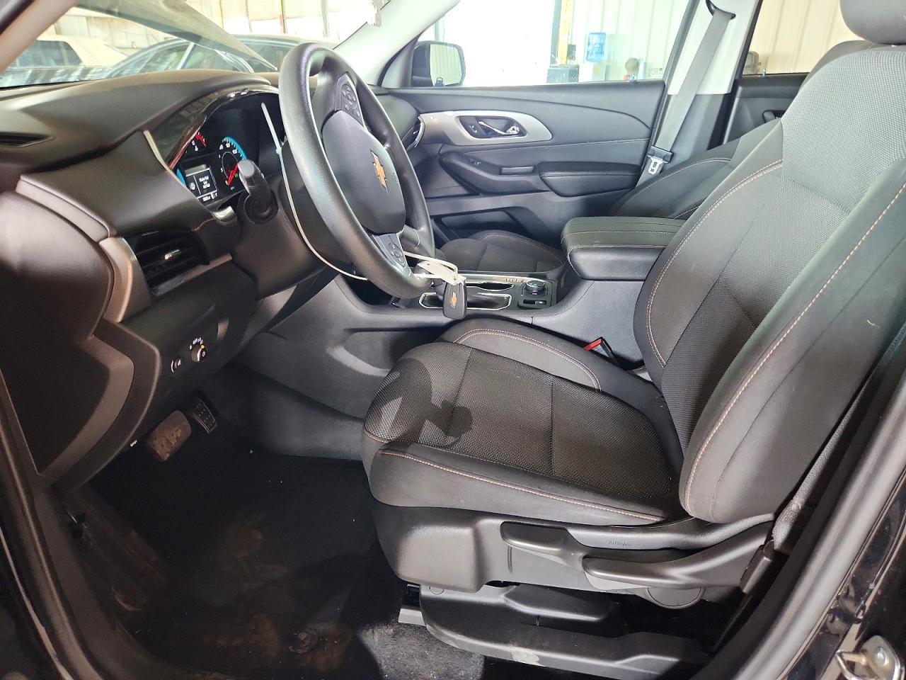 2021 Chevrolet Traverse Ls - zdjęcie 7