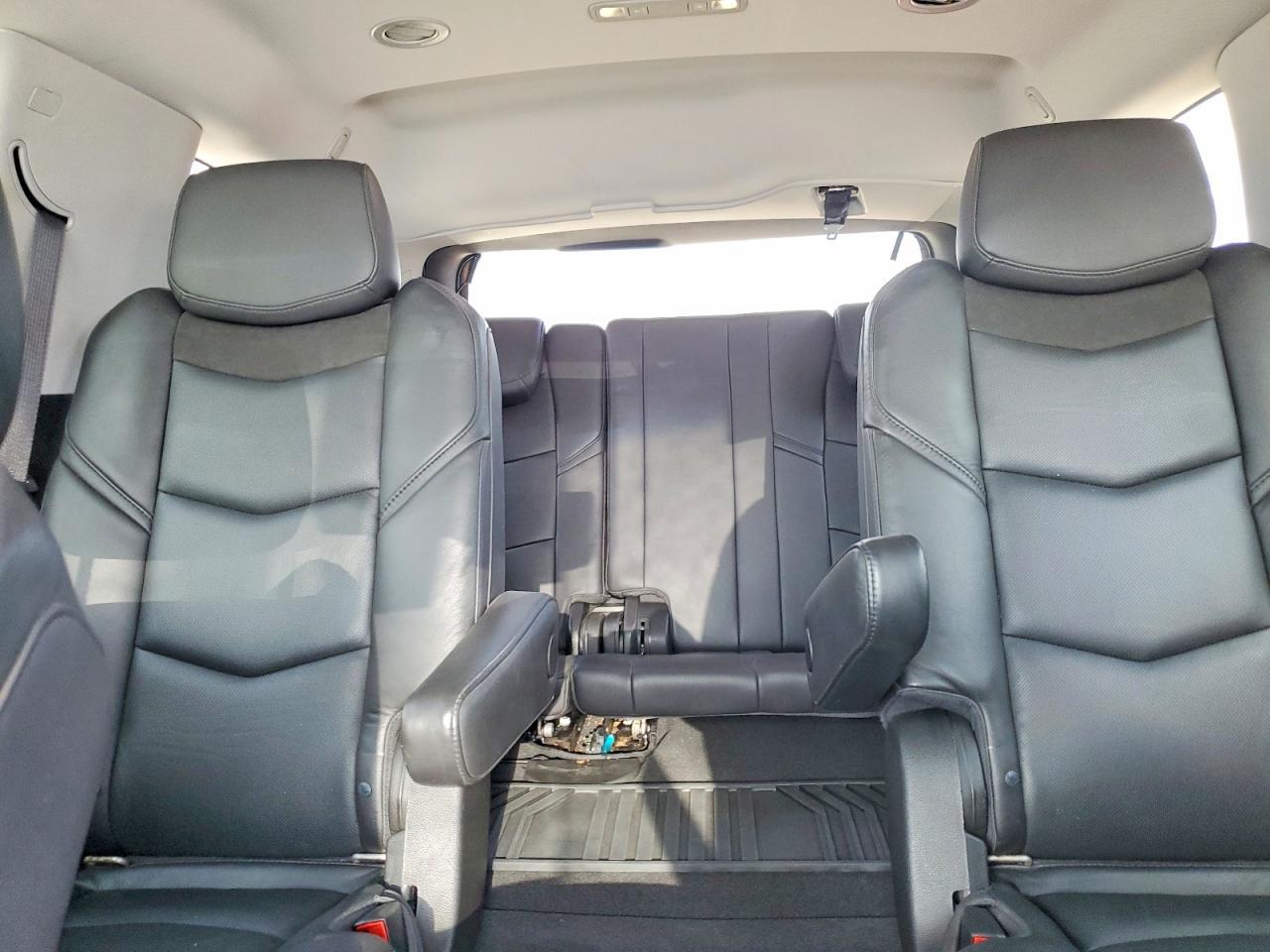 2019 Cadillac Escalade Premium Luxury - zdjęcie 10