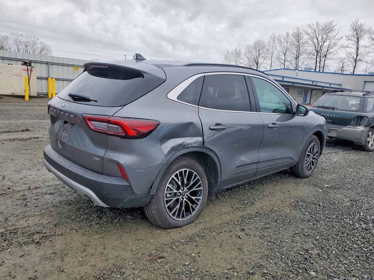 2025 Ford Escape - zdjęcie 3