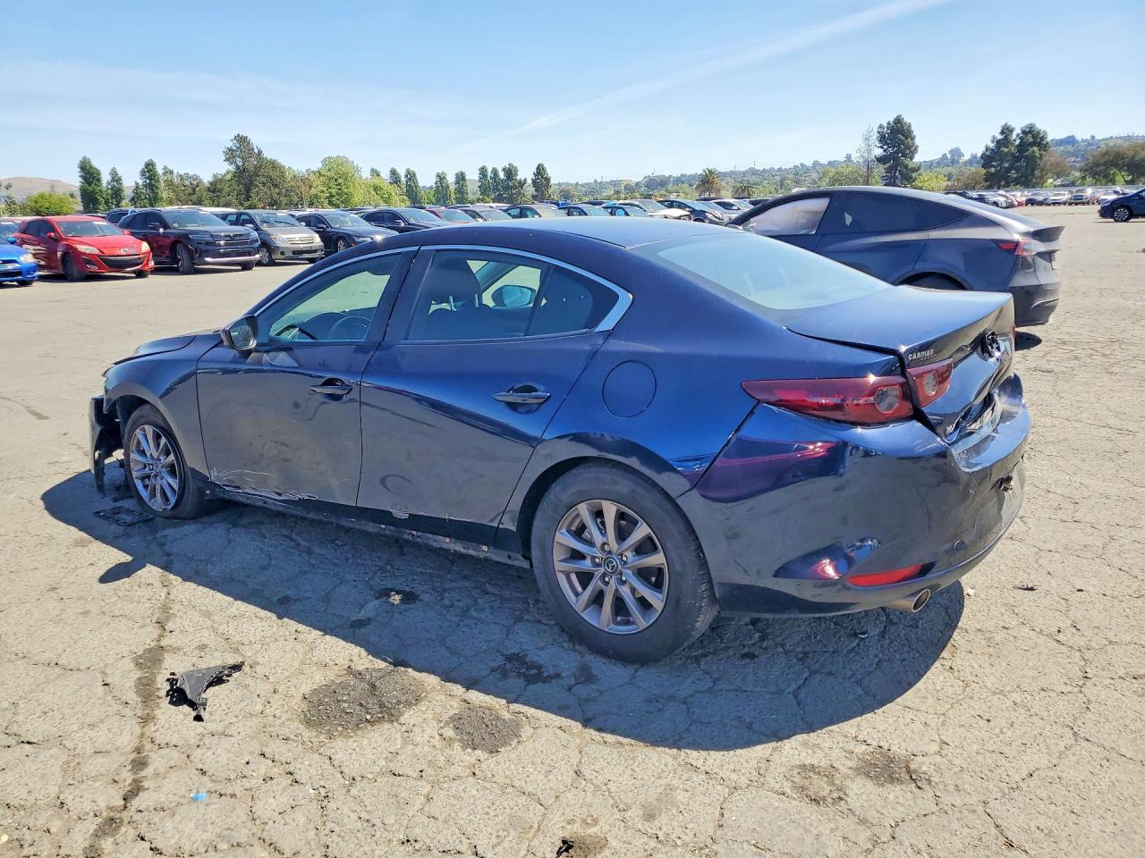 2021 Mazda 3 - zdjęcie 2