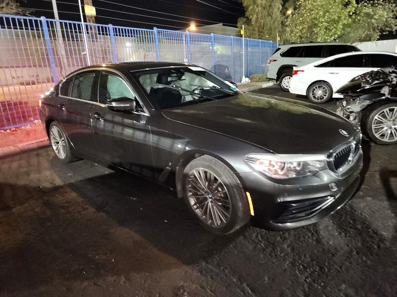 2019 BMW 530E - zdjęcie 4