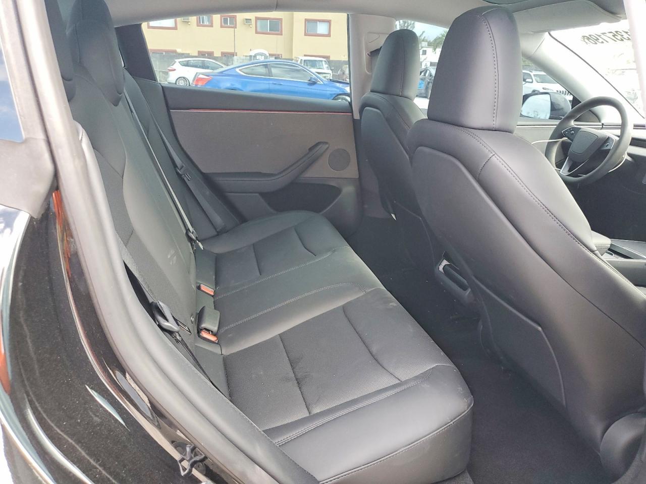 2026 Tesla Model 3 - zdjęcie 10