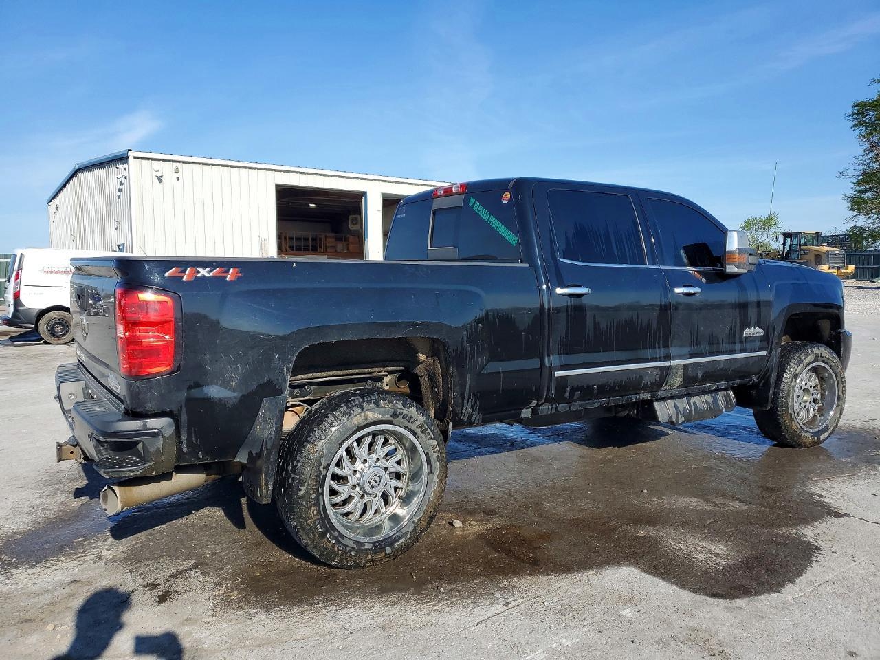 2018 Chevrolet Silverado K2500 High Country - zdjęcie 3