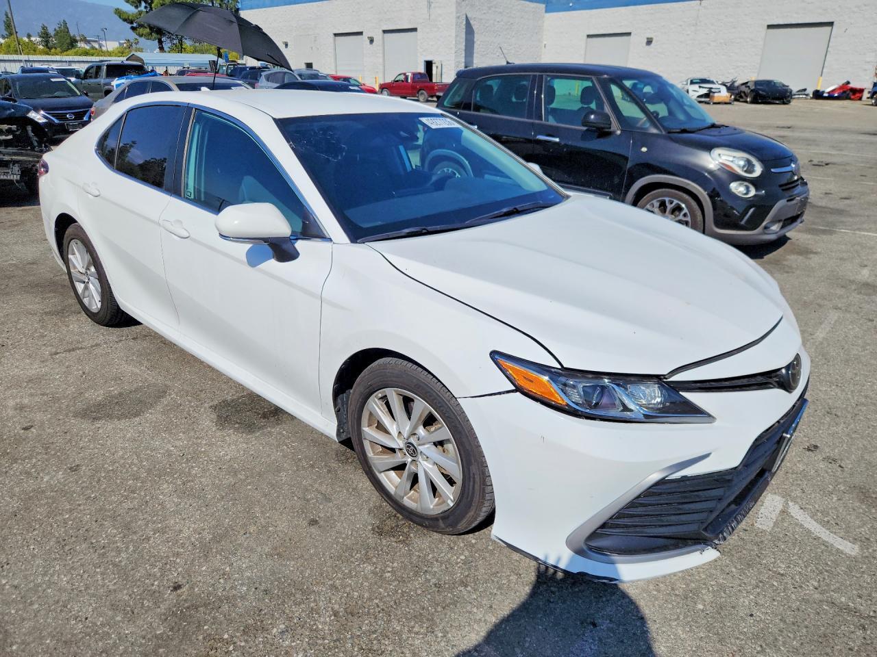 2024 Toyota Camry Le - zdjęcie 4