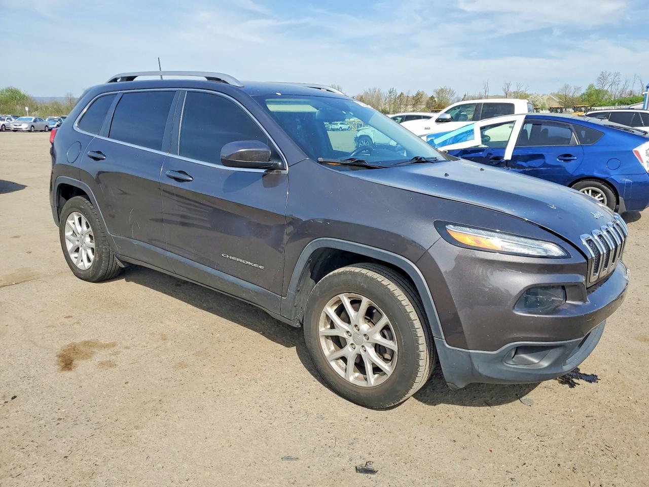 2016 Jeep Cherokee Latitude - zdjęcie 4
