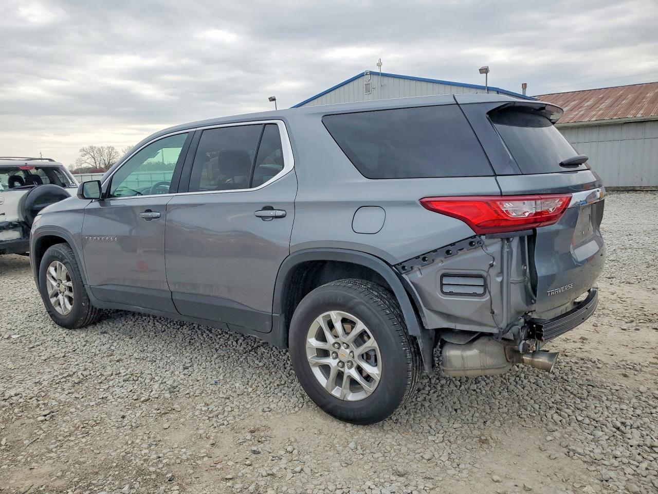2019 Chevrolet Traverse Ls - zdjęcie 2