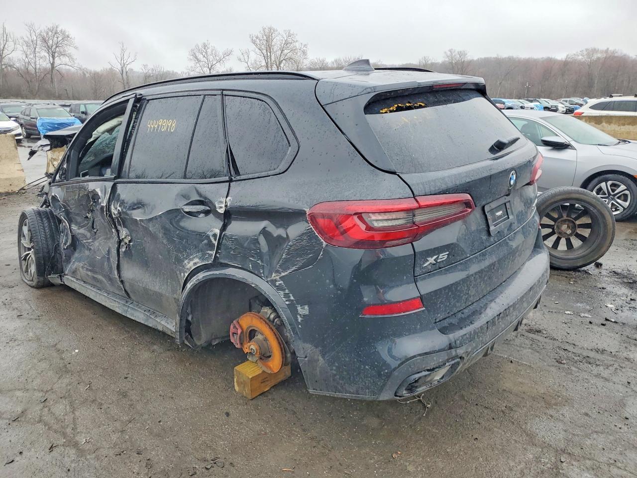 2022 BMW X5 xDrive40I - zdjęcie 2