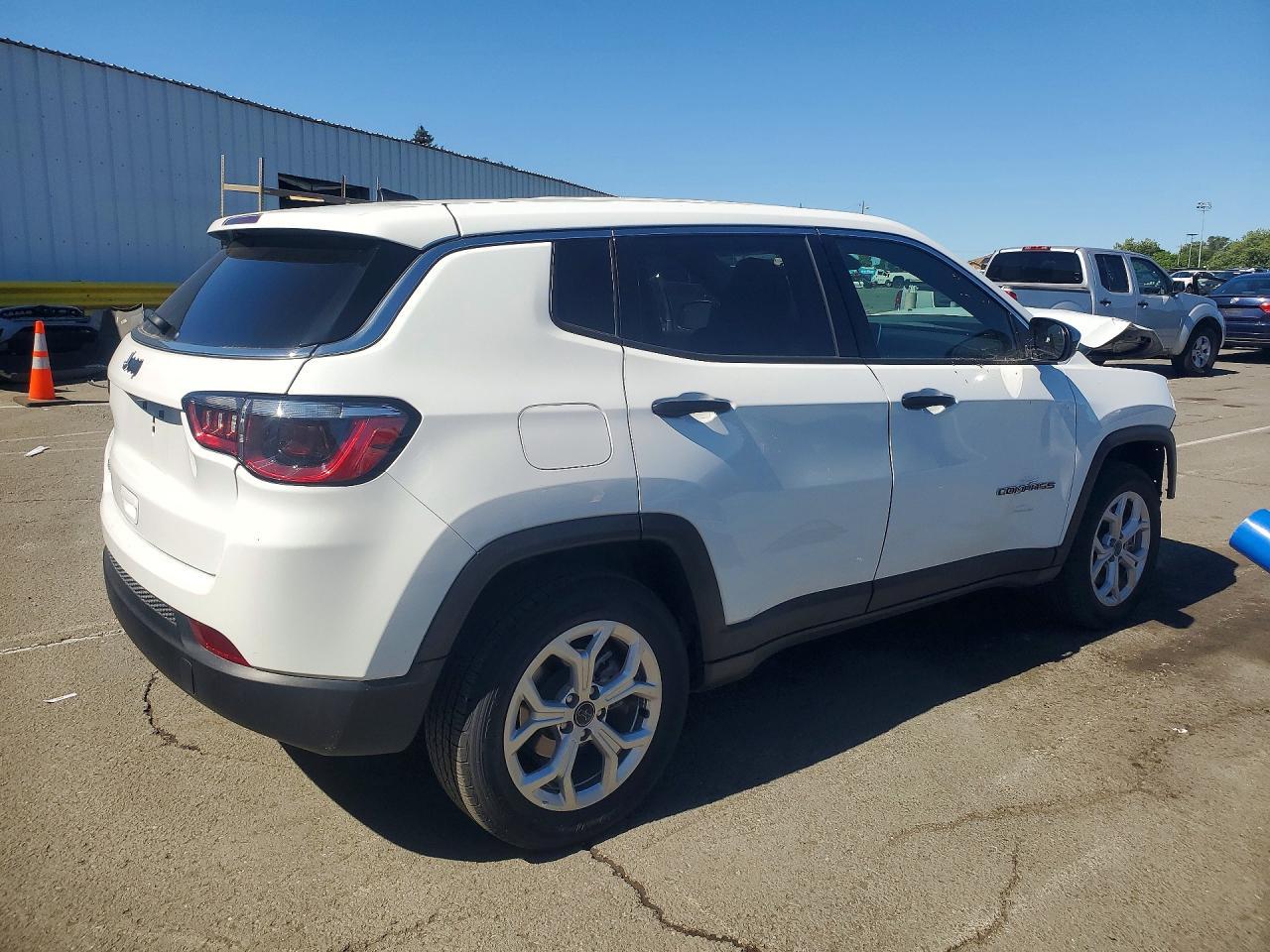 2025 Jeep Compass Sport - zdjęcie 3