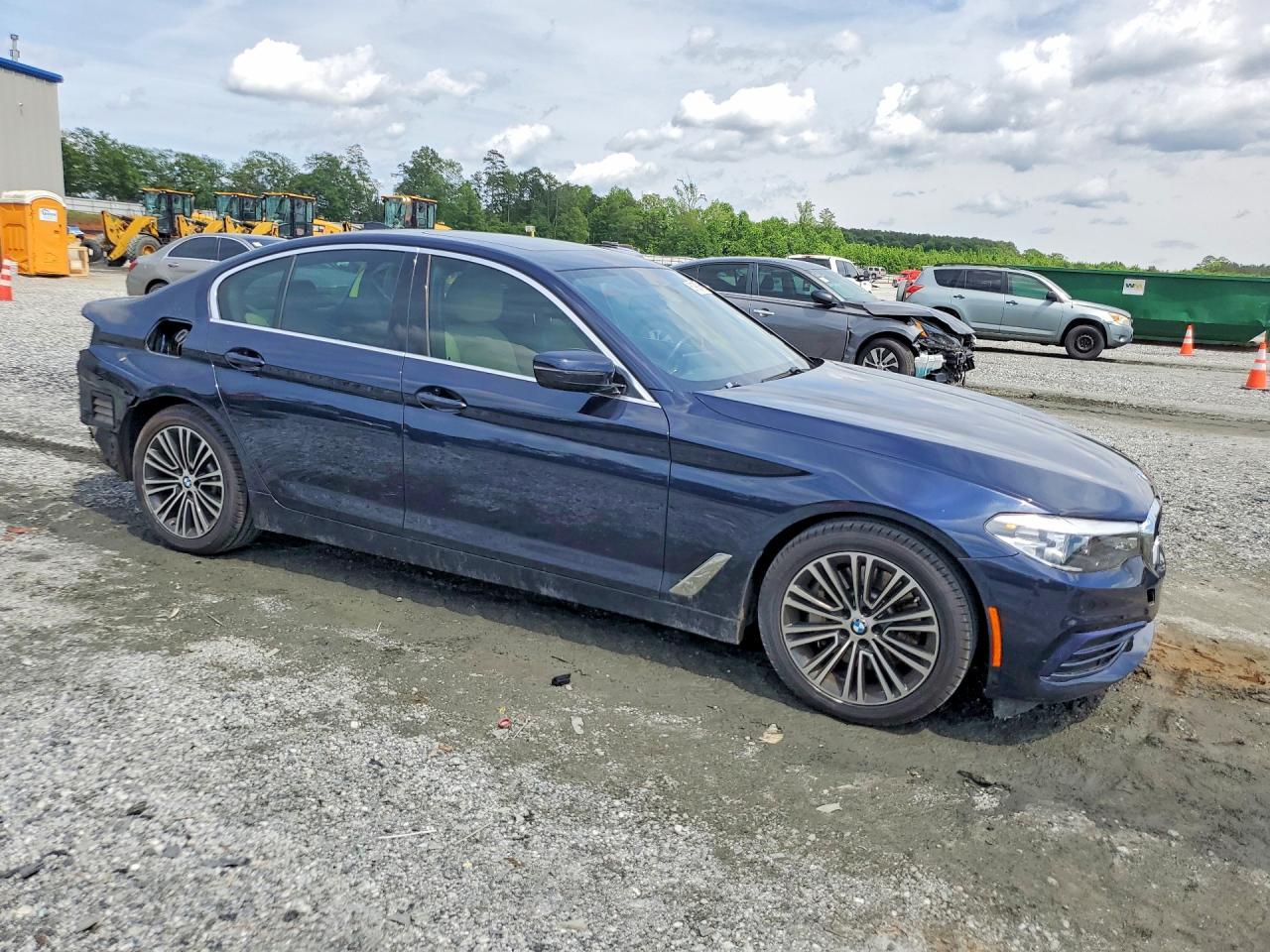 2019 BMW 530 I - zdjęcie 4