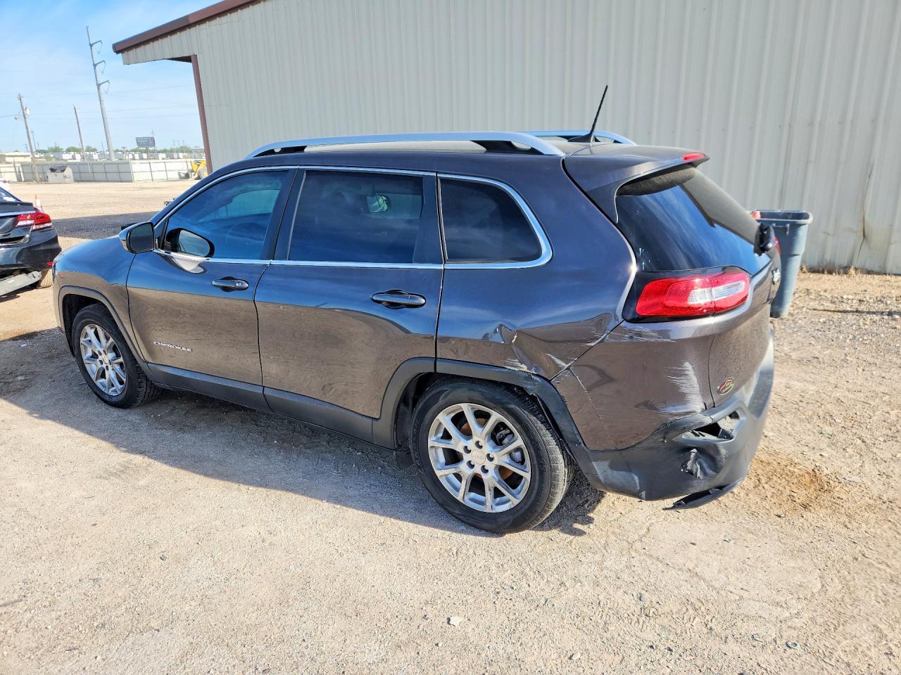 2017 Jeep Cherokee Latitude - zdjęcie 2