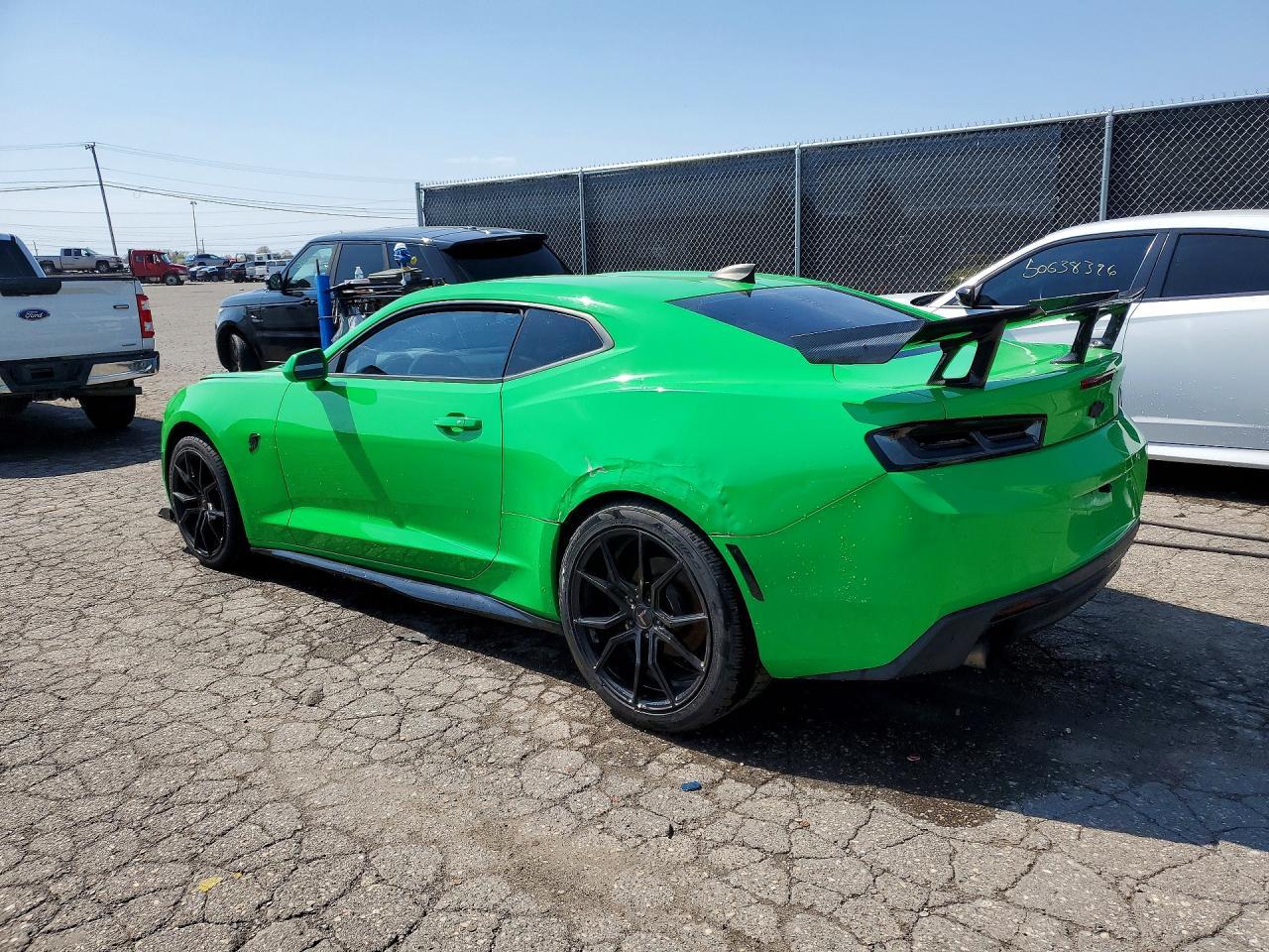 2017 Chevrolet Camaro Ls - zdjęcie 2