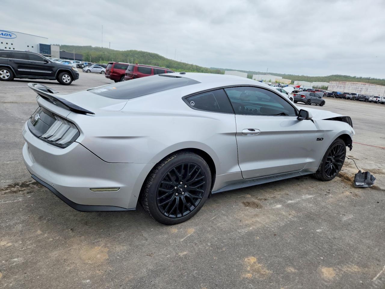 2019 Ford Mustang Gt - zdjęcie 3