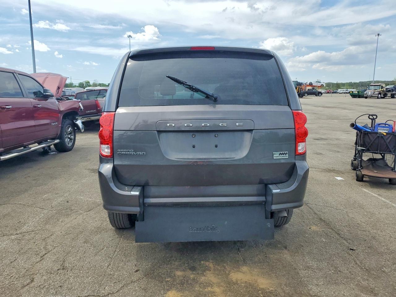 2016 Dodge Grand Caravan Se - zdjęcie 6
