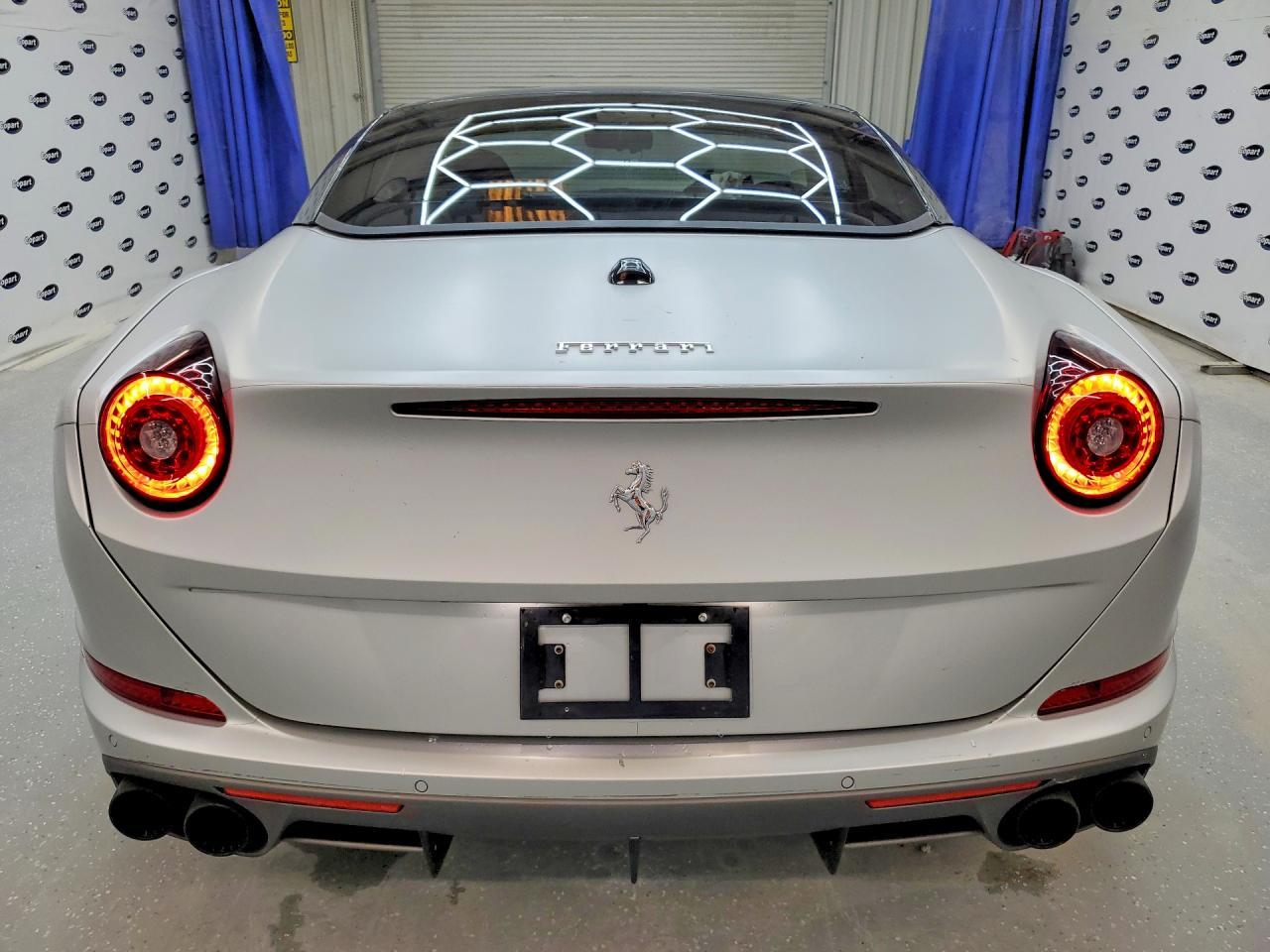 2017 Ferrari California T - zdjęcie 6