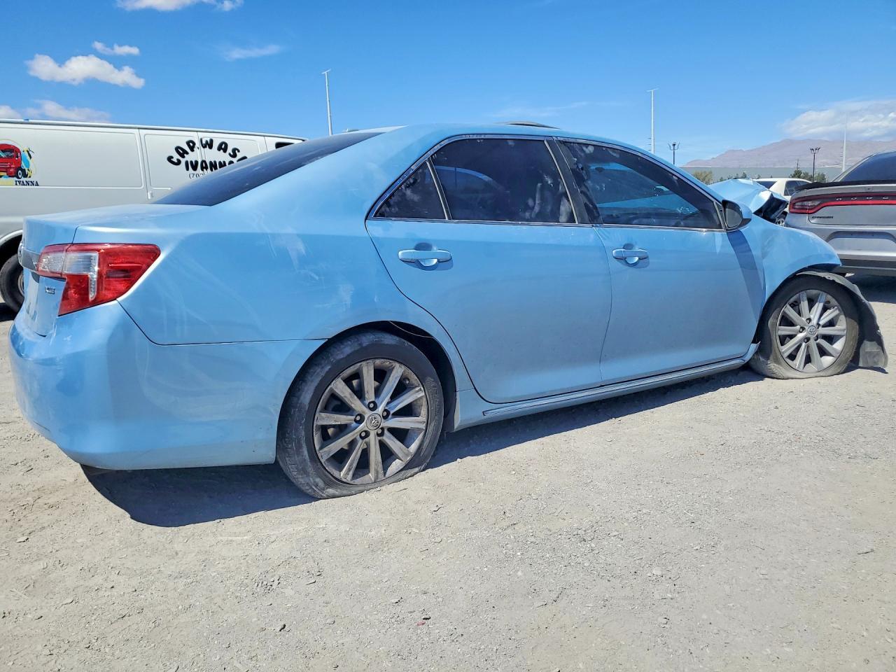 2014 Toyota Camry Xle - zdjęcie 3