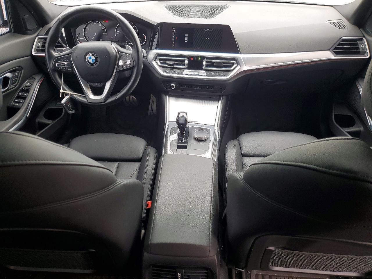 2020 BMW 330Xi - zdjęcie 8