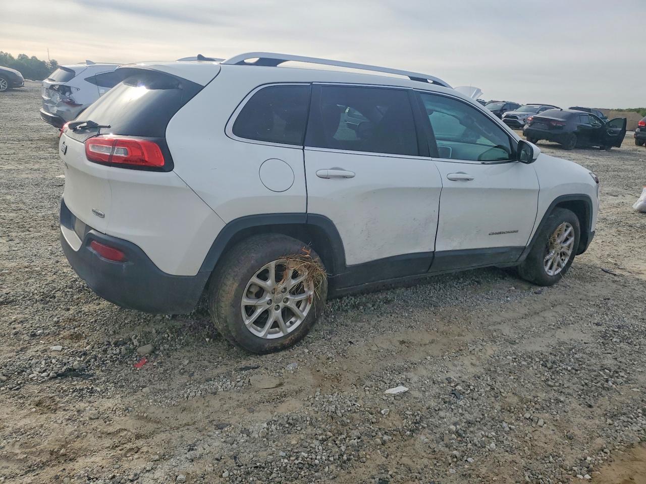 2015 Jeep Cherokee Latitude - zdjęcie 3