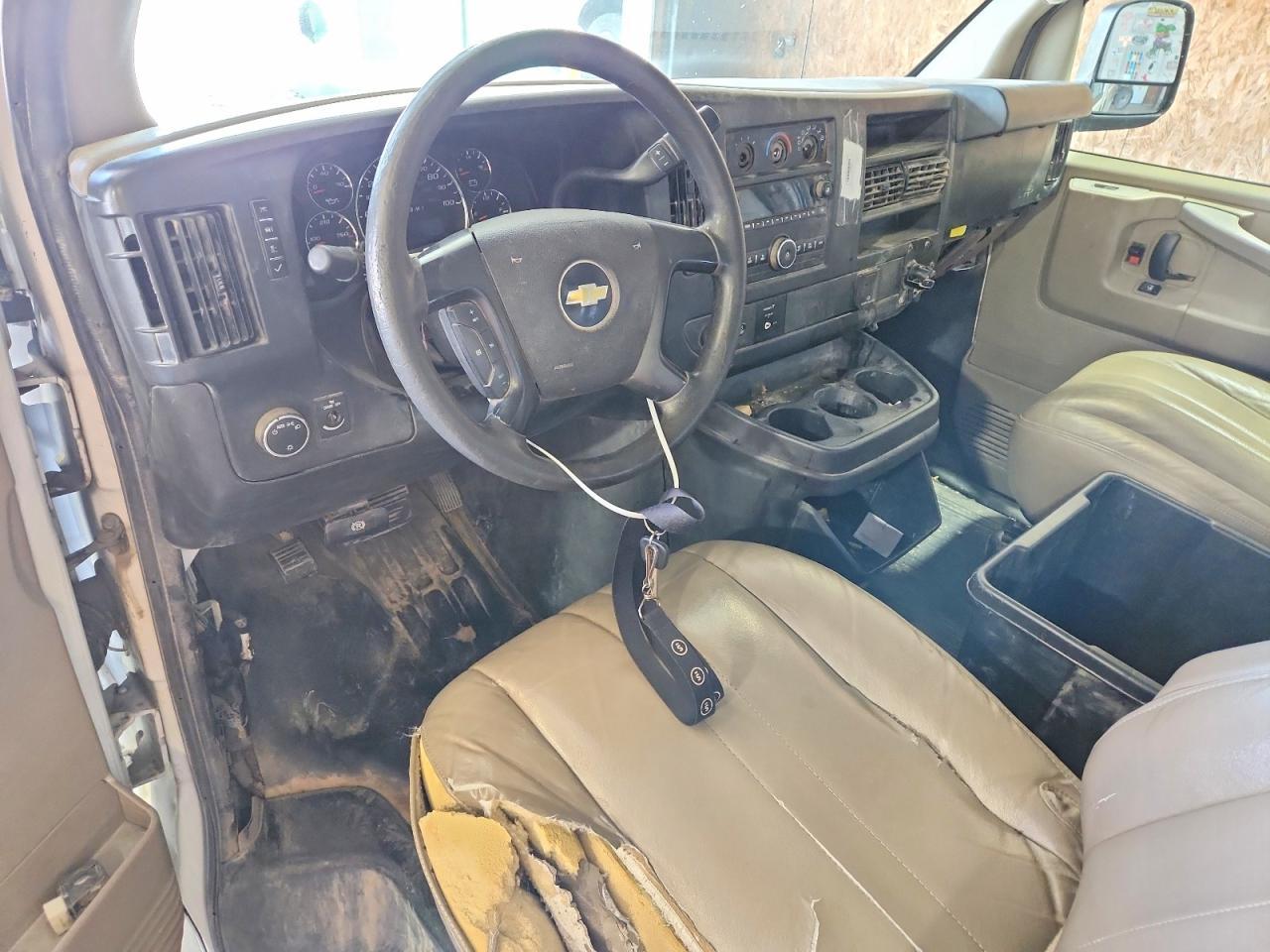 2015 Chevrolet Express G2500 - zdjęcie 8