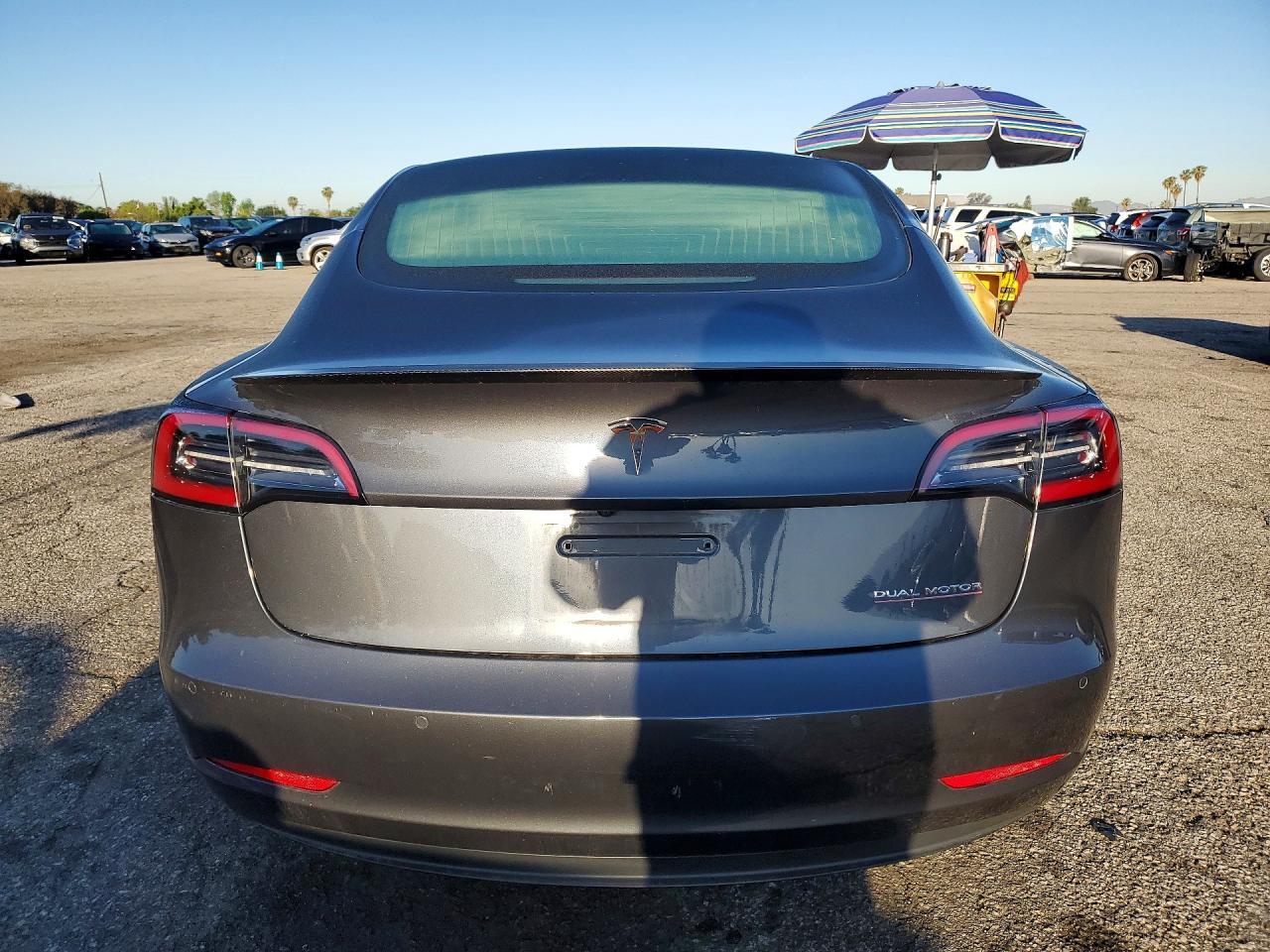 2019 Tesla Model 3 - zdjęcie 6