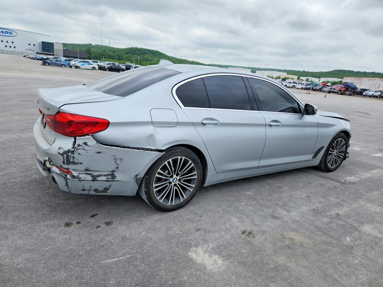 2019 BMW 530 I - zdjęcie 3