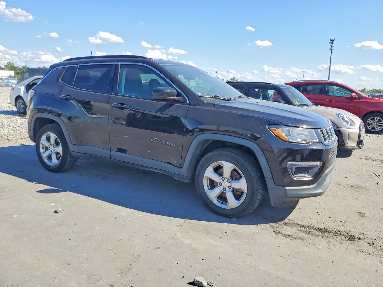 2018 Jeep Compass Latitude - zdjęcie 4