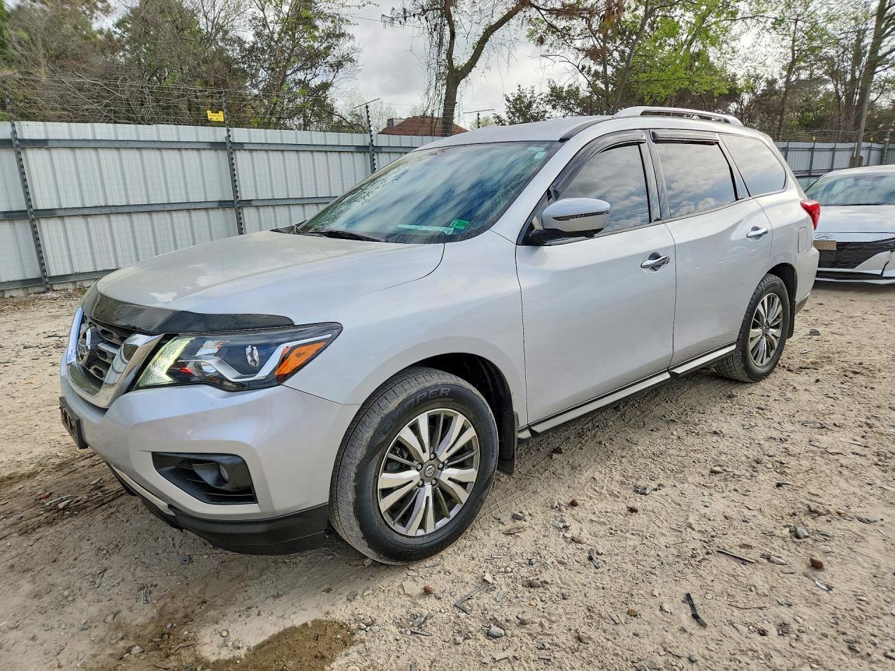 2019 Nissan Pathfinder Sl - zdjęcie główne